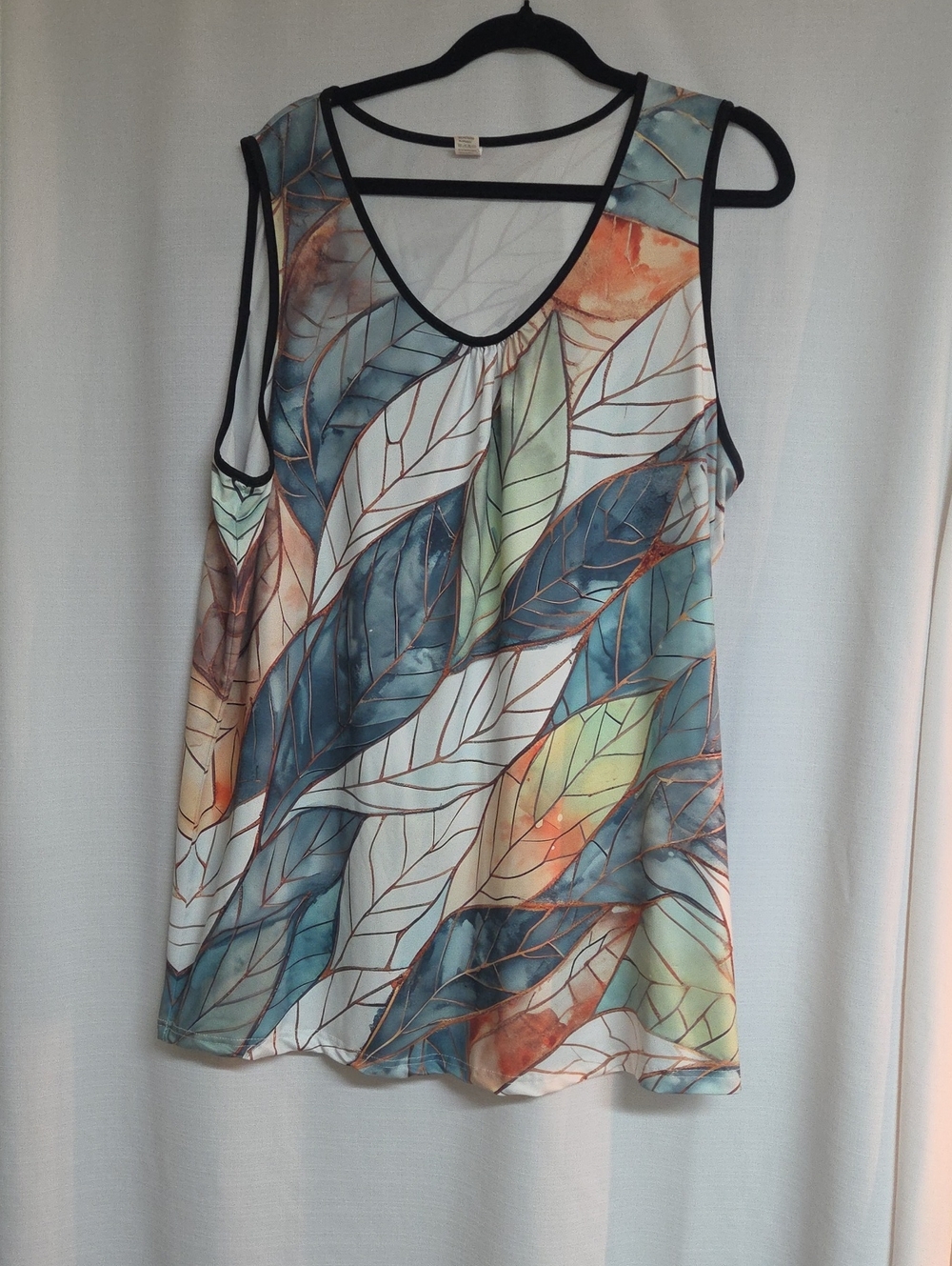 Leaf-Print V-Neck Sleeveless 3X Tank Top in Teal & Coral